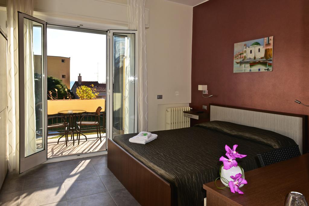 Villa Le Logge Ventimiglia Pokoj fotografie