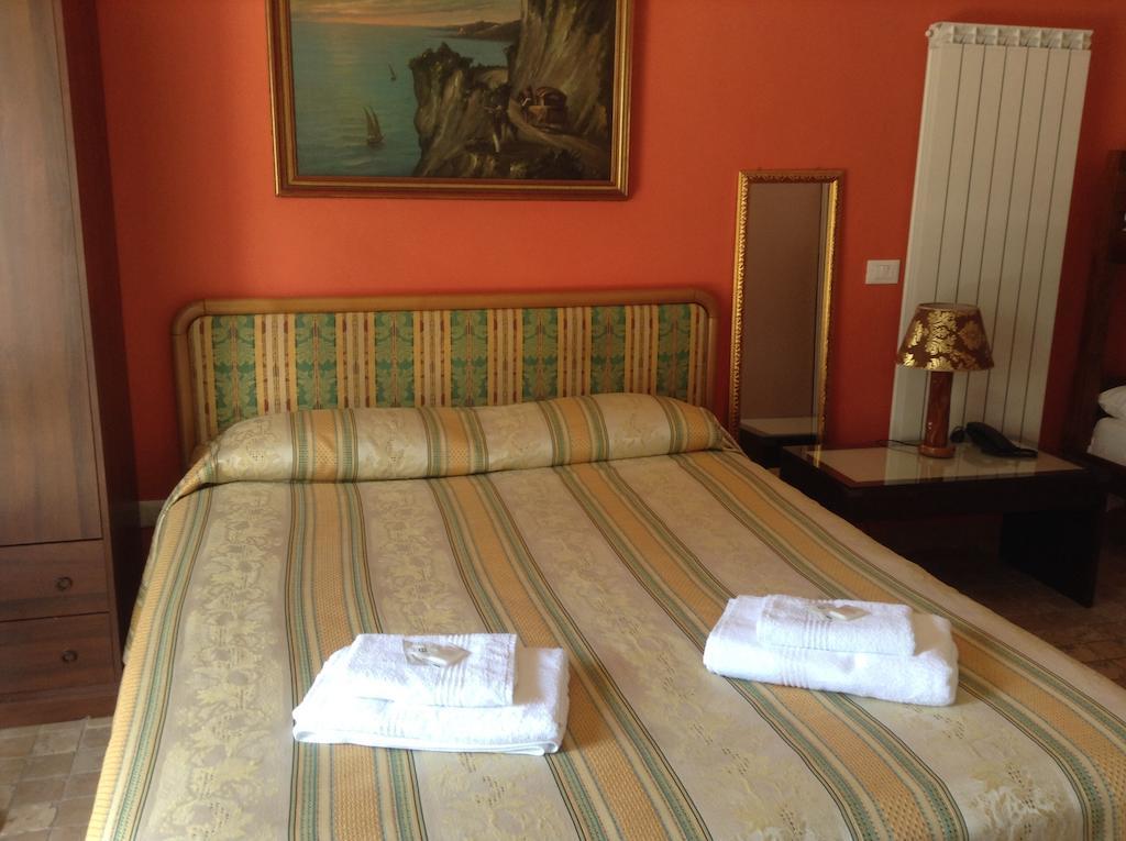 Villa Le Logge Ventimiglia Pokoj fotografie